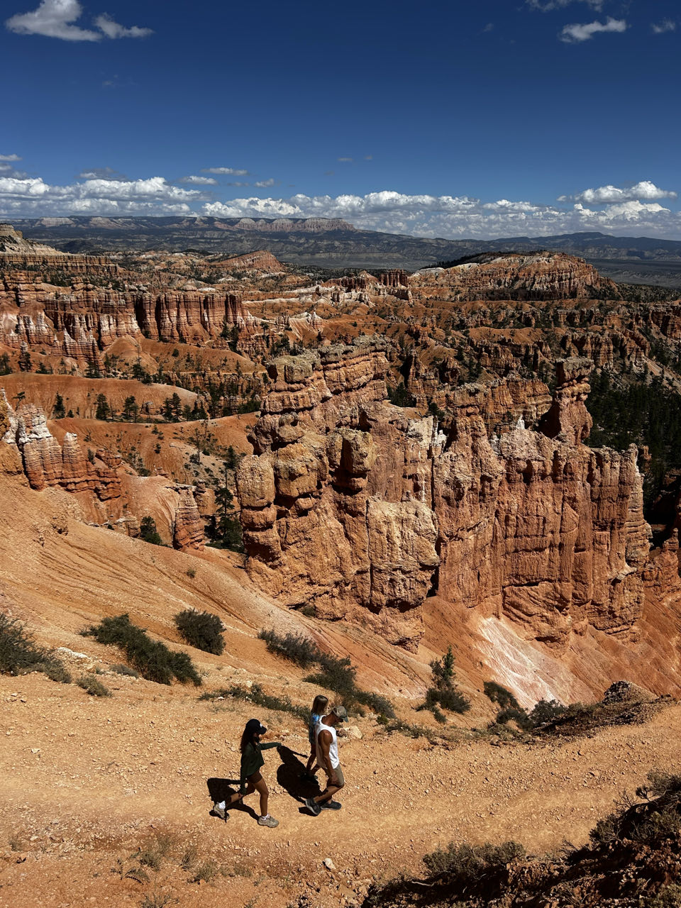 Bryce Canyon City — photo 1